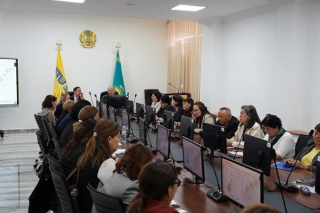 QS өңірлік директоры Сергей Христолюбов АТУ-да 2028 жылғы рейтингтік циклге дайындық стратегиясын талқылады