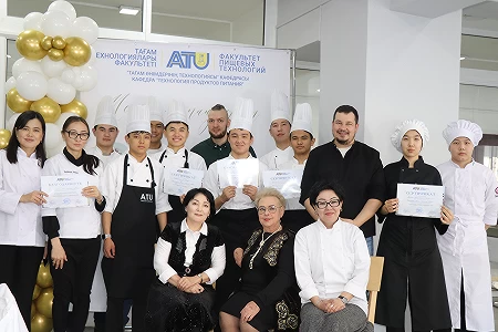 АТУ-да біздің студенттер мен Алматы қаласы колледждерінің бітіруші курс студенттері арасында аспаздық жекпе-жек өтті