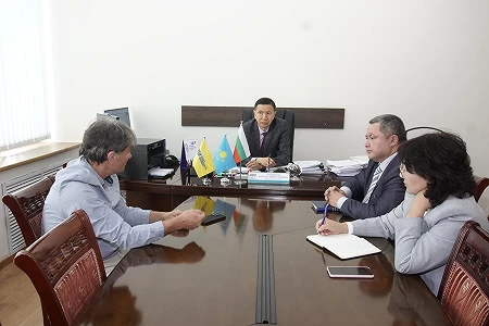 A meeting with a professor from Varna University of Management took place at ATU