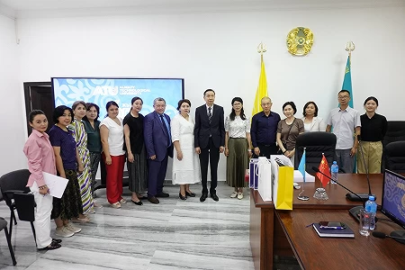 АТУ-ға  Шыңжаң университетінің (Xinjiang University, Үрімші қ., ҚХР) делегациясы келді