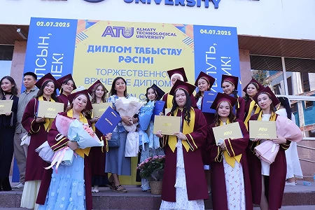 В АТУ состоялось вручение Дипломов выпускникам Факультета дизайна, технологий текстиля и одежды!