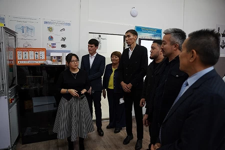 A roundtable meeting was held at the FEaIT of the ATU with partner companies and employers.