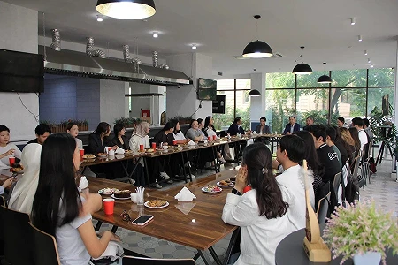 В университете состоялась встреча в формате «Без галстуков» с участием руководства и студентов