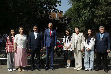 ATU Representatives Took Part in the Flower-Laying Ceremony at the Eternal Flame