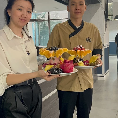 Проведение мастер-класса по приготовлению коктейлей и фруктовой нарезки, для студентов 3-го курса специальности «Ресторанное дело и гостиничный бизнес» на территории учебно-гостиничного комплекса унив