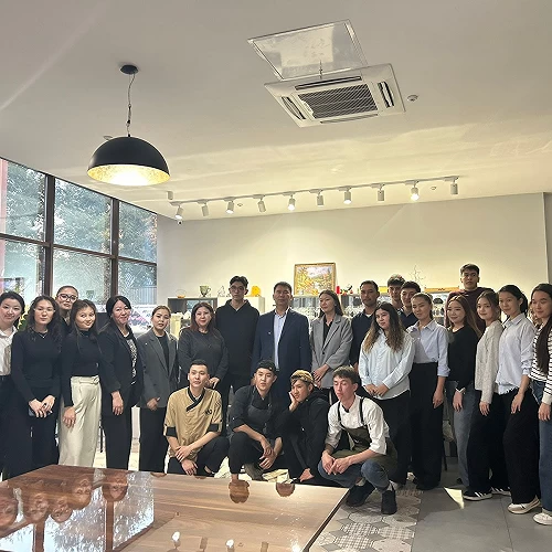 Проведение мастер-класса по приготовлению коктейлей и фруктовой нарезки, для студентов 3-го курса специальности «Ресторанное дело и гостиничный бизнес» на территории учебно-гостиничного комплекса унив