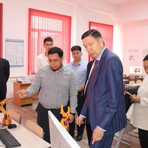 Казахстанско-Китайский Центр научных исследований для устойчивого развития АТУ и HUUC. №6